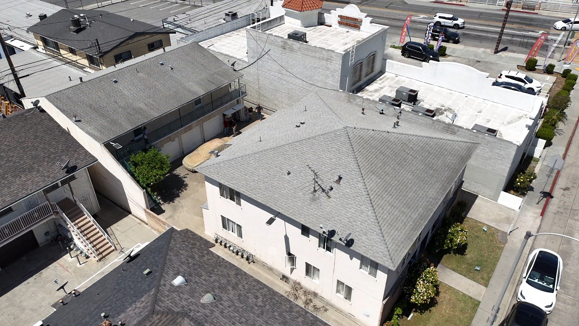 Apartment Building – Los Angeles